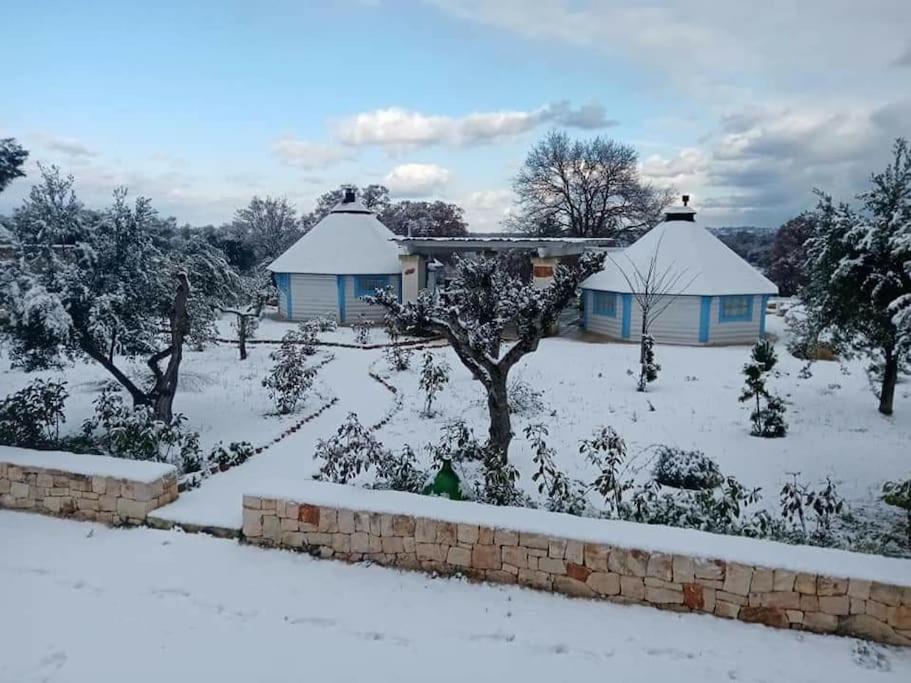 Trullo Iris Hotel Cisternino Bagian luar foto