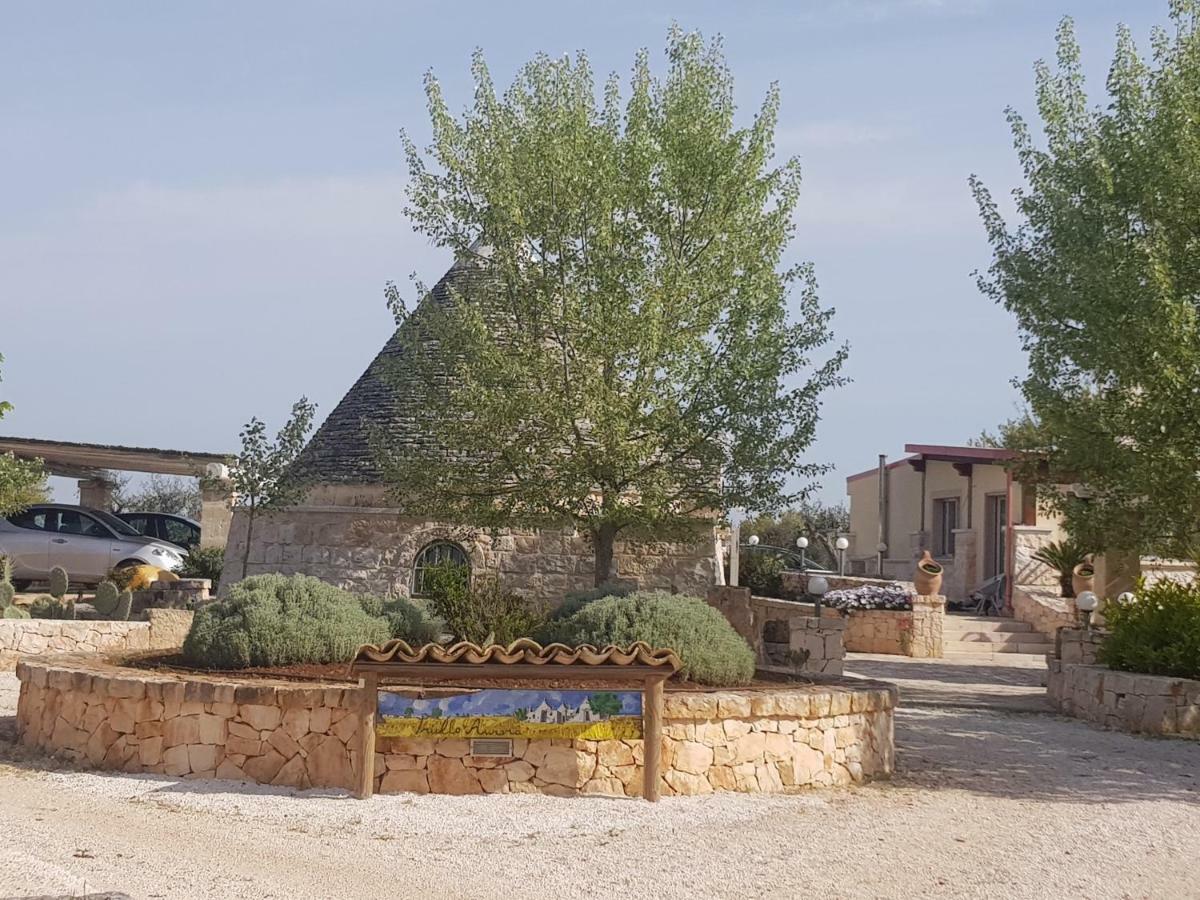 Trullo Iris Hotel Cisternino Bagian luar foto